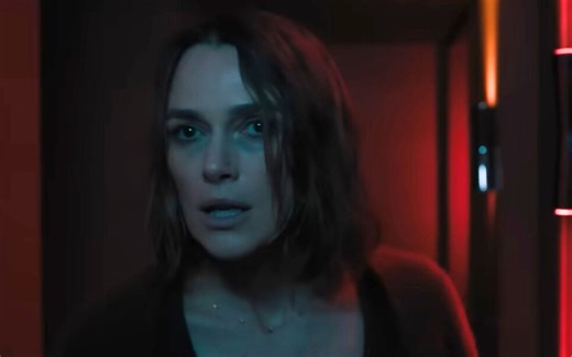 Final explicado de A Mulher na Cabine 10, filme de suspense da Netflix