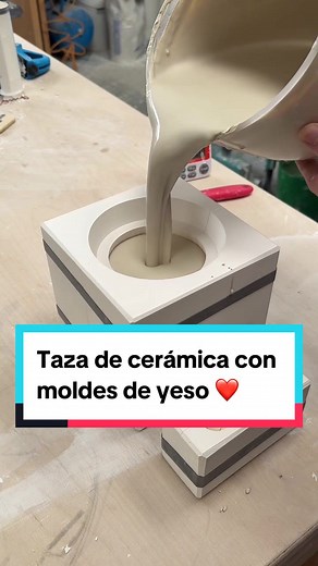 Creando taza de cerámica desde cero con moldes de yeso ❤️ #ceramica #ceramics #arcilla #cursoonline #ceramicamexico #ceramicacolombia