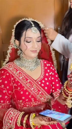 Priyanka Bisht on Instagram: "Bhawna❤️ #haldwanimakeupartist #makeupartist #trendingreels #bridalmakeup #haldwani"