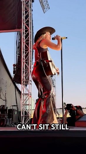 Lainey Wilson performs 'Can't Sit Still' in Laughlin, NV at Laughlin Events Center