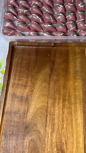 Chocolate Bonbons shells made with Ruby Belgian chocolate from Callebaut with 3 Layers🌸 These indulgent treats are made of: First Layer: berry jelly for that sweet sour taste. Second Layer: Smooth and rich berry ganache, velvety in texture. Final Layer: A crisp chocolate tart shell to tie it all together.🌟 The combo is sweet sour, creamy, and crunchy 🫐🌟 | chocoo_gems