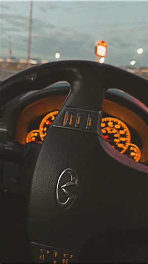 2005 infinity G35 pulls.