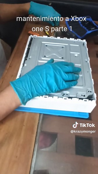 Desmontaje y Mantenimiento de Xbox One S