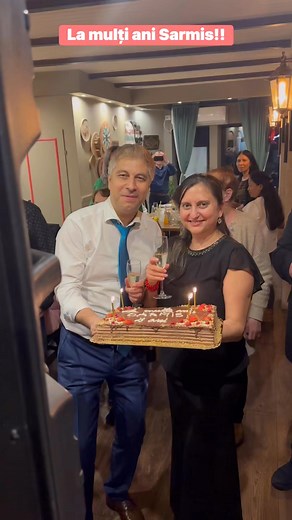 Păi nu ajung eu în România direct la petreceri?! La mulți ani Sarmis Evolution!! Un proiect de suflet, repornit și reunit de Emil și Lidia Mihaela Catruna din pasiunea lor de a face bine oamenilor prin remedii naturale, create în România!🇷🇴 M-am bucurat să pot fi alaturi de voi direct de la aeroport!!!! La cat mai mulți oameni vindecați, trup și suflet!!! | Roxana-Ioana Gabor-Iliescu