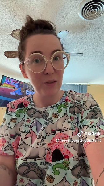 Begging for yalls help with this one! It is my goal to try and restore my grandmas quilt🤞🏻