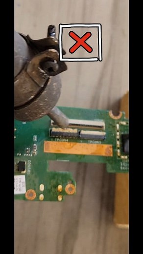 34K views · 188 reactions | "Learn how to properly solder a PCB using a soldering iron. Perfect for beginners and DIY electronics enthusiasts. ⚡️" #SolderingIron #PCBRepair #DIYElectronics #ElectronicsTips #HowToSolder #TechDIY | نصيراحمد روښان | Facebook