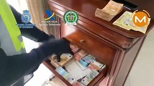 231K views · 1.8K reactions |  Incautan en España más de 1.200 kilos de cocaína ocultos en 3 contendores marítimos procedentes de Sudamérica  7 personas fueron detenidas en el puerto de Barcelona.  Apoyó la policía de Colombia, Ecuador y la agencia de Investigaciones de Seguridad de EE.UU. #AM1080  | Monumental AM 1080 | Facebook