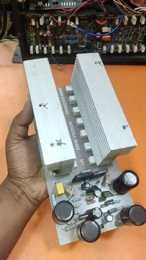 Transistor amplifier circuit https://electronicshelpcare.net/amplifier-circuit-diagram-using-2n3055/ #amplifier #technology #howto #circuits | Electronics help care
