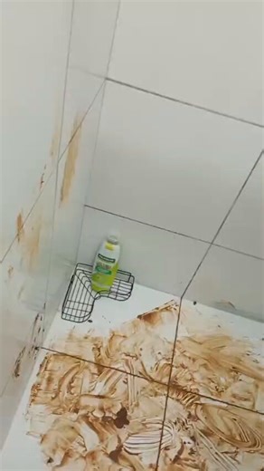 Se tem uma coisa que eu não desejo nem pro meu pior inimigo, é ter filho autista, olha o sofrimento da mãe, bizarro issoO que ela deveria fazer numa situação dessas?