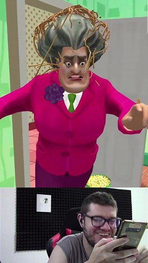 Facciamo scherzi alla maestra! 🤣 Video completo su: https://youtu.be/HuBD73OlGMY #scaryteacher #scherzi #pranks #android #salvopimpos