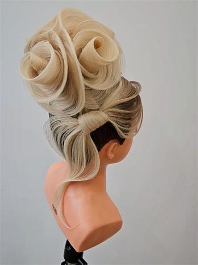 Techniques de chignon artistique pour coiffure créative