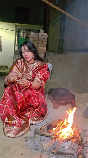 Babli Yadav on Instagram: "तेरे बिना जिंदगी से कोई शिकवा ✨️ #explore #reels #natkhatbabli #natkhatgang"