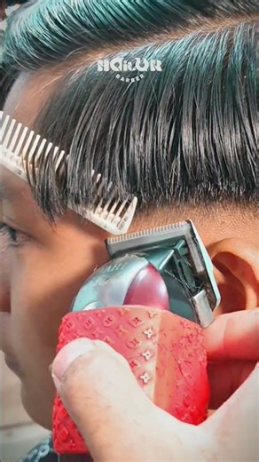 simple overcomb #barbershop #overcomb #combover #longhair #haircut #haircutting #shaving #barber