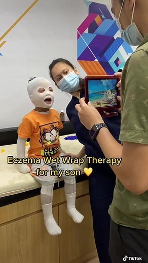 Wet Wrap Therapy by Dr Kartini - Avisena Specialist Hospital
