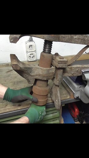 Leg Vise Restoration: Metalworking Process Explained