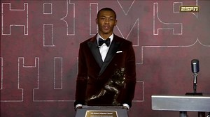 DeVonta Smith Is The First Wide Receiver To Win The Heisman In Three Decades