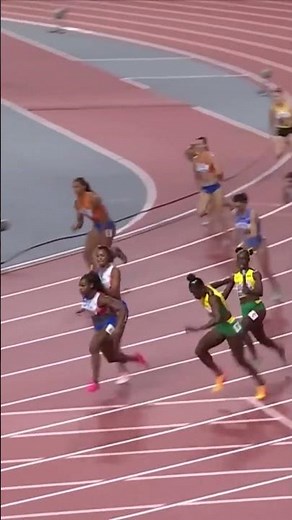 BATTLE of the ANCHORS - USA vs Jamaica in Womens 4x100 Finals l Highlights!
