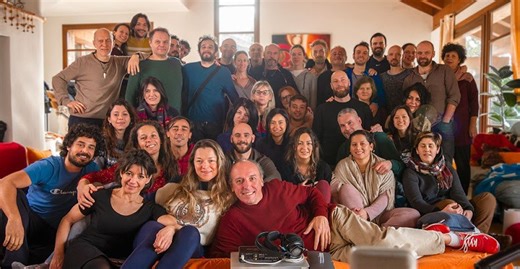 Cae la secta ‘new age’ de la ayahuasca que conquistó el mundo desde Fuente el Saz del Jarama