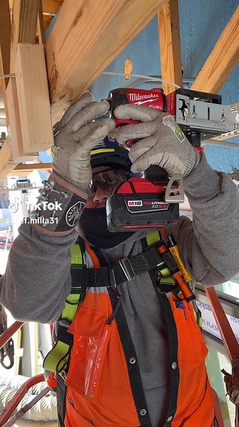 #fyp#bluecollar#milwaukeetools #elctrician | Electrician