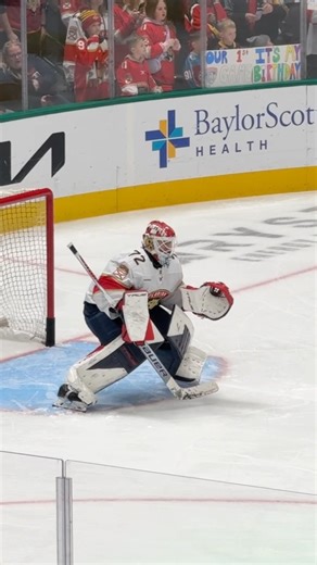 Sergei Bobrovsky warming up. #goaliegearsnob #floridapanthers #sergeibobrovsky #truegoalie