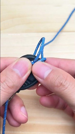 Simple & Handy Paracord Keychain!