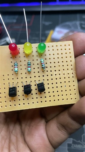 How to do it NOT with ARDUINO (or any MCU) - Water level indicator project.