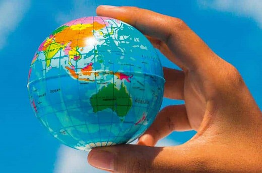 CIF oder FOB? Was es ist, wie es funktioniert & was es kostet