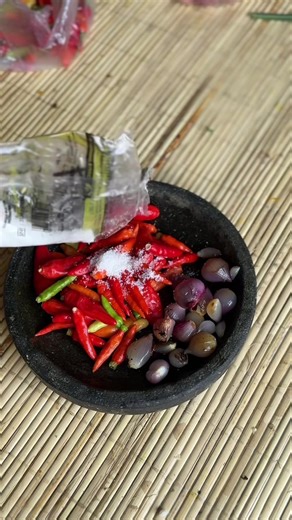 Hallo teman-teman onlineku, terimakasih banyak ya selalu nungguin aku bikin konten masak 🤗🫶😭🥹 walau sekarang jarang bgt bikin video masak , terimakasih selalu nontonin aku , btw kalian tinggal dimana 🤗🤗 , mau menyambut bulan puasa 🥰🥰🥰 aku banyak-banyak mints maaf kalo bikin kalian ngiler ya akak dan teman-teman onlineku 🙏🏻🙏🏻🥰😇