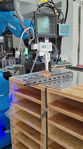 Automatic Robot Arm Laser Welding System