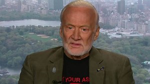Buzz Aldrin wants humans to colonize Mars