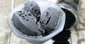 Glace au sésame noir