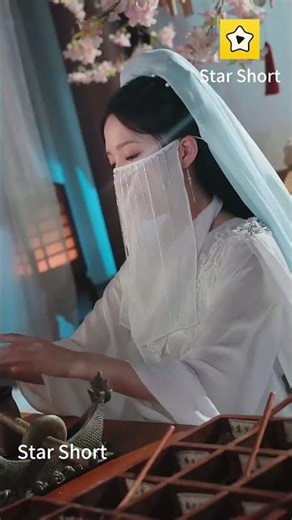 Three years forced marriage, humiliated; she saved the crown prince, became empress, villain kneels!