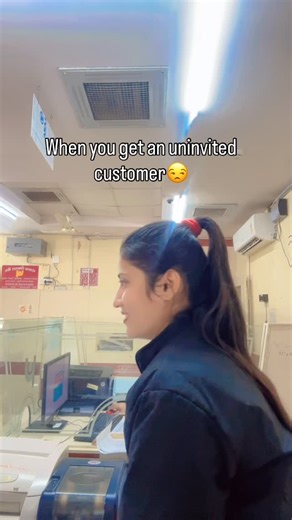 Bulbul sharma on Instagram: "Hey banker aisa hua kya aapke sath bhi😂 #bulbulraj #viral #instagram #bankers #trending"