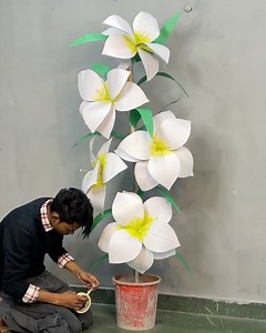 Big paper flowers DIY vase #papercraft #crafts | Deep's CRAFT