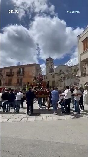 Festa e Shën Gjergjit në Piana degli Albanesi - Hora e Arbëreshëve