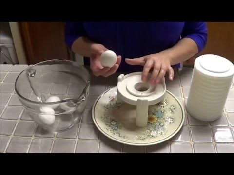How To Use an EGGSTRACTOR to Peel an Egg