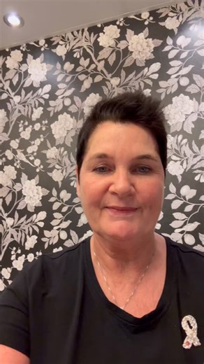 Dr Dennis Gross exfoliering wipes, Babor ampuller og novojet✨ ønsker du å teste ut novojet? Da kan du klikke deg inn på nettsiden vår og booke time. Novo jet sender gode ingredienser dypt inn i huden helt uten nedetid og skade på huden, perfekt for deg som er redd måler eller ikke ønsker ubehag under behandling!🌸 velkommen til Se hudklinikk | SE Hudklinikk