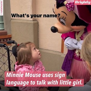 581K views · 10K reactions | Minnie Mouse uses sign language to communicate with this little girl, and it might be the sweetest thing you see today. 凉 https://gma.abc/3s5yoNB | Good Morning America | Facebook