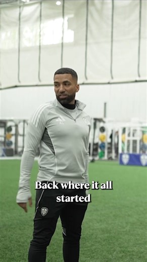 In our latest instalment of 'Training Day', Steve Sidwell and Jermaine Beckford went to Leeds United and spoke to England international Aaron Lennon, who is now coaching the U18's 🤝