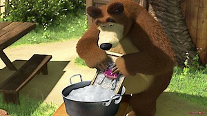 Watch Masha and the Bear Season 1 Episode 18 - Laundry Day