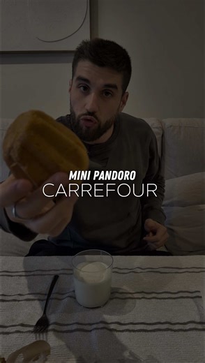 Probando el mini pandoro de Carrefour 🫠#joanvazquezfit #food #carrefour #panettone