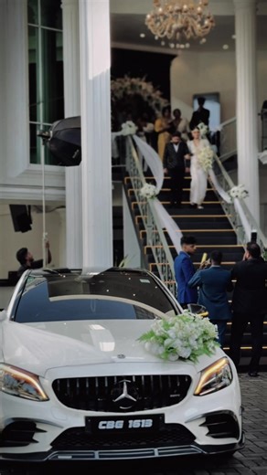 Luxury Wedding Cars for Unforgettable Moments