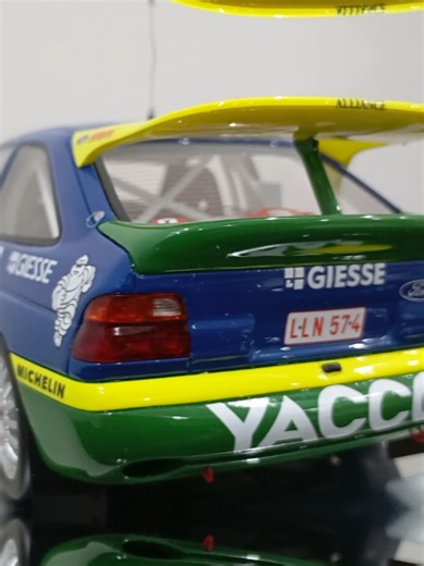 🇵🇱 Rajd Monte Carlo 1996 miał charakter pozamistrzowski i nie był rundą WRC, jednak zachował pełną surowość i prestiż klasycznego Monte Carlo. Alpejskie trasy oferowały ekstremalnie zmienne warunki – od suchego asfaltu po lód i śnieg w cieniu gór – dlatego o wyniku decydowały strategia, wyczucie i konsekwencja. Zwycięstwo odniósł Patrick Bernardini, który pojechał spokojny, kontrolowany rajd, unikając błędów w miejscach, gdzie inni je popełniali. Drugie miejsce zajął François Delecour w Peugeo