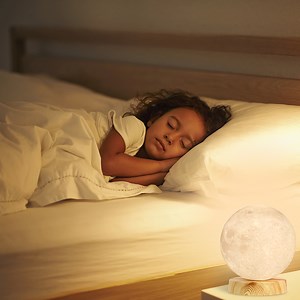 Dr. Shark UV-Free Sunlight Therapy Lamp, Sun Shape Design with 360° Full Coverage, 10000 LUX LED, Remote Control and Automatic Shutoff, 1 Pack