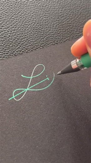 How to sign the letter L?❤️