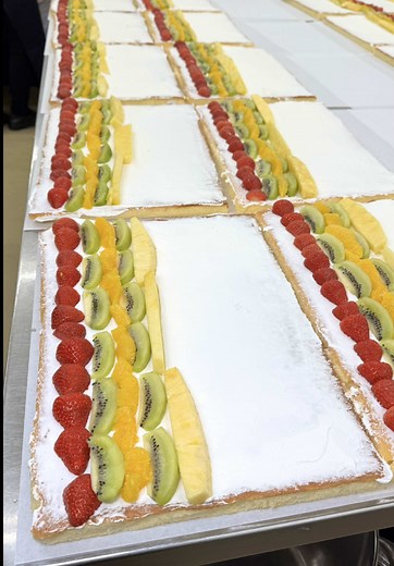 贅沢フルーツロールケーキの魅力