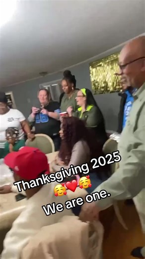 Happy Thanksgiving 🦃 I love my family. ❤️ #fypシ #thanksgiving #thanks #family