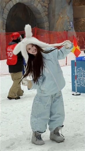 Whose little rabbit is this? So good at dancing!