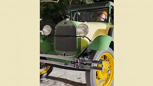 Tiana’s Foods Delivery Truck Arrives in Magic Kingdom