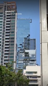 🔴 TERREMOTO EN MYANMAR PROVOCÓ EL DERRUMBE DE VARIOS EDIFICIOS Y DESTROZOS EN BANGKOK 🇲🇲 Un fuerte terremoto de 7.7 de magnitud sacudió este viernes el centro de la ciudad de Myanmar, Birmania, nación del Sudeste Asiático, provocando el derrumbe de al menos un edificio, hay personas desaparecidas y habría más de diez muertos. ➡️ Según el Servicio Geológico de Estados Unidos, el sismo se produjo a 16 kilómetros al noroeste de la ciudad de Sagaing, Myanmar, y hubo una segunda réplica de magnitu